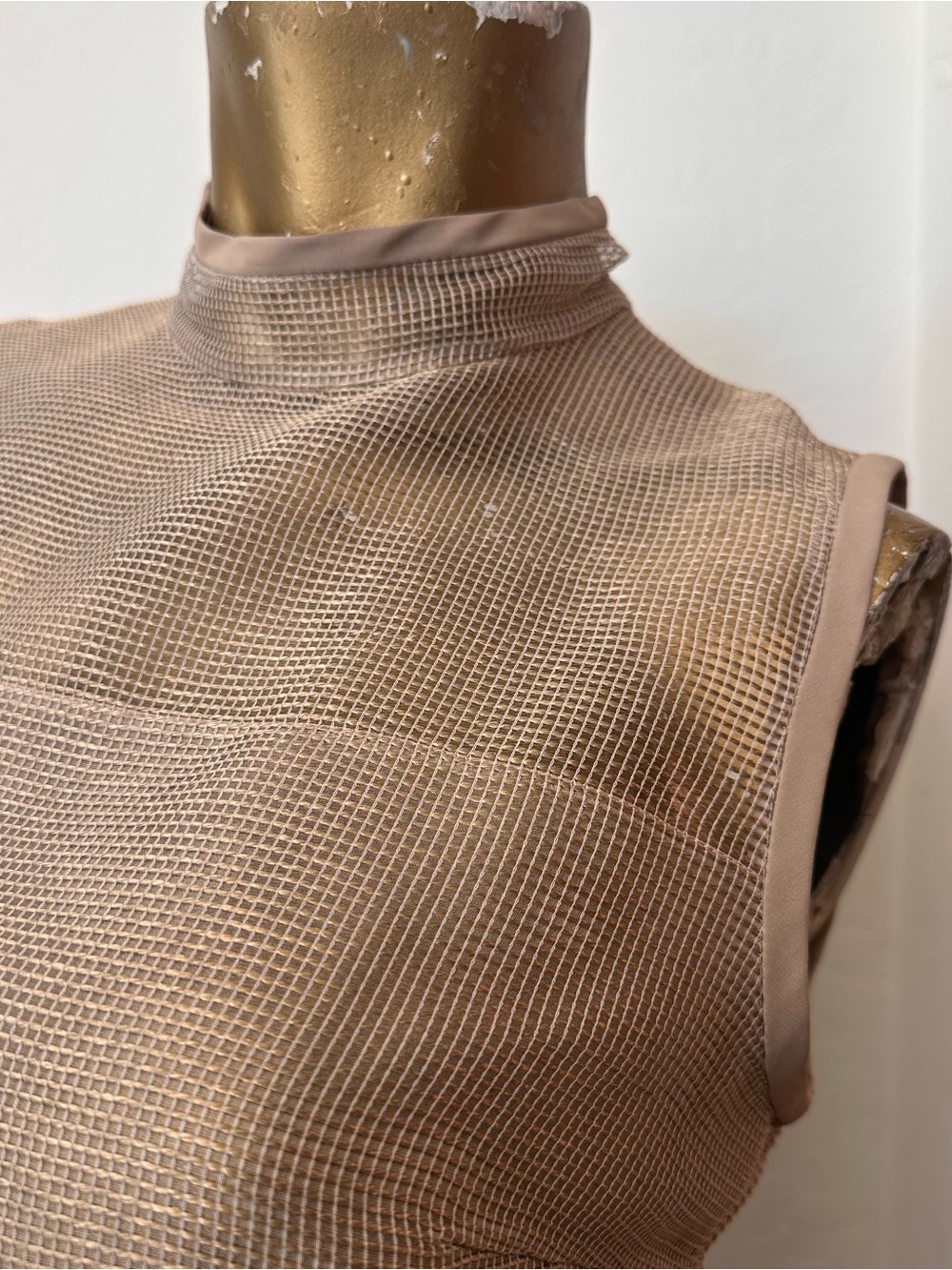 Akris Mesh Grid Sleeveless Mock Neck Top Neutral Beige Tailored Minimalist, 6 - Picture 9 of 9